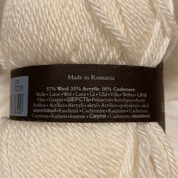 8-skeins, Rowan Baby Cashsoft Merino Yarn #102 Cream, NWTags @, all same dye lot - Picture 6 of 15